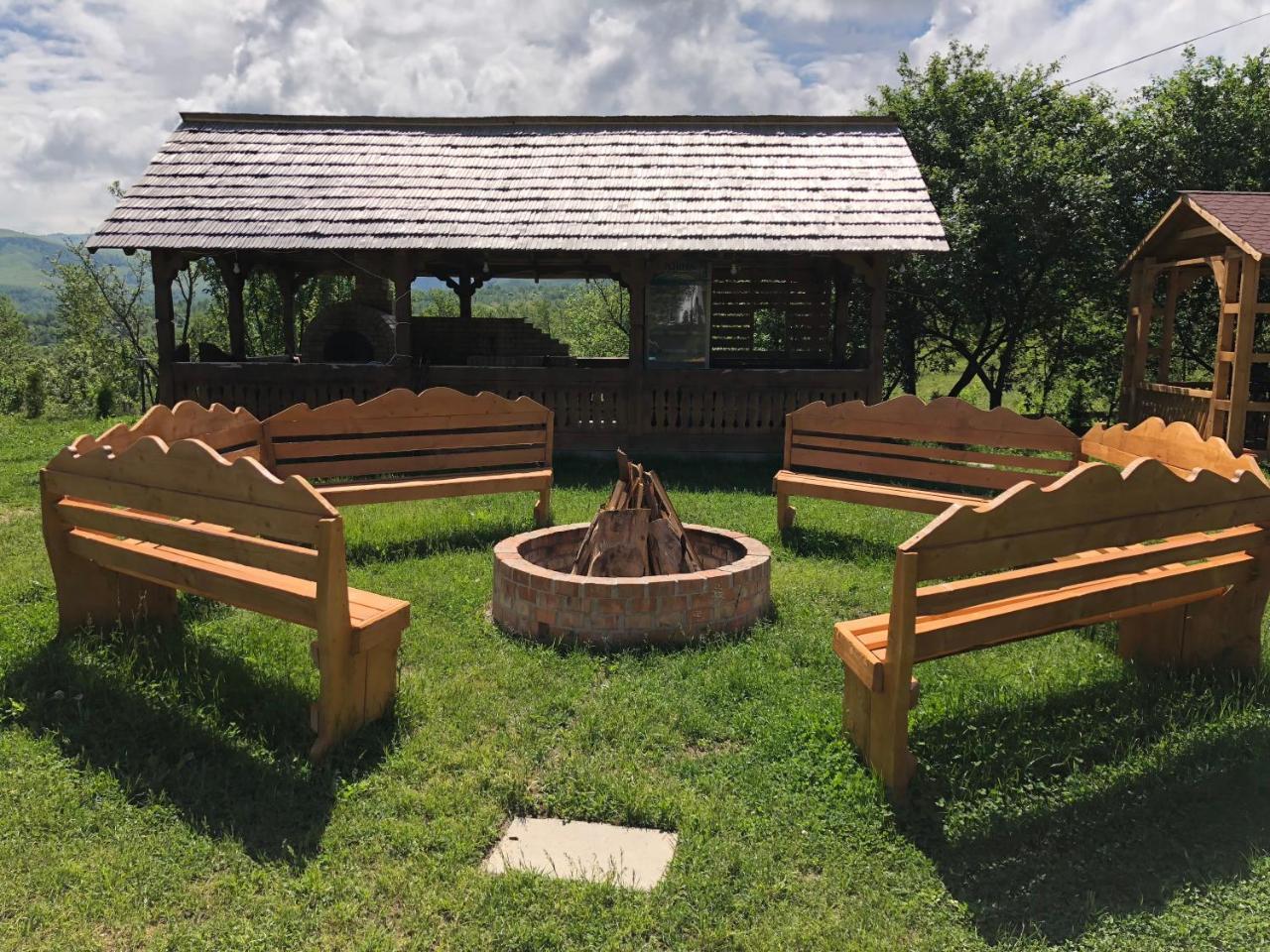 Soare-N Maramures Budeşti Buitenkant foto